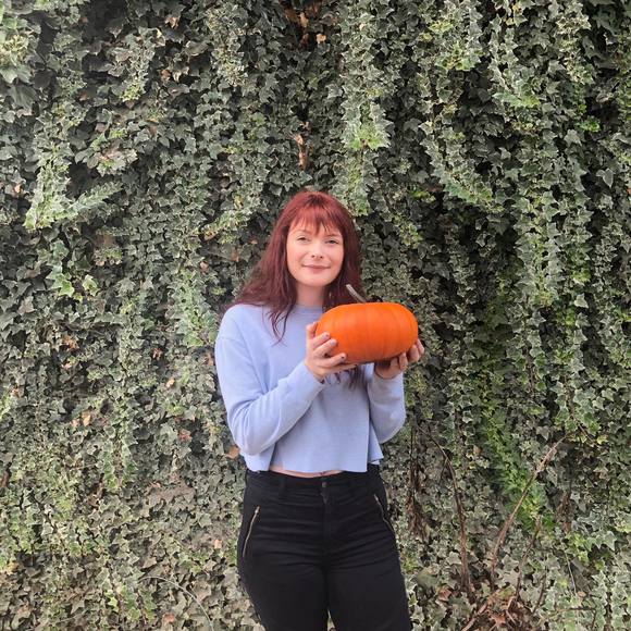 Meet your Posher, Katelyn - Picture 1 of 1